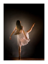 On Her Toes 30x40 cm