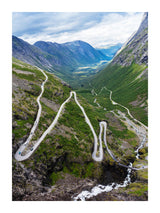 Troll road view 30x40 cm
