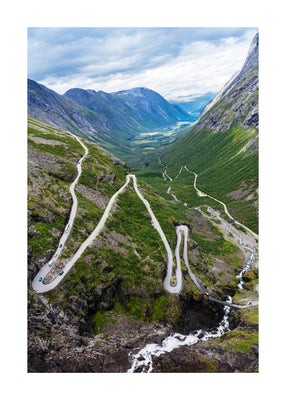 Troll road view 50x70 cm