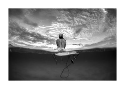 Waiting For The Wave 50x70 cm